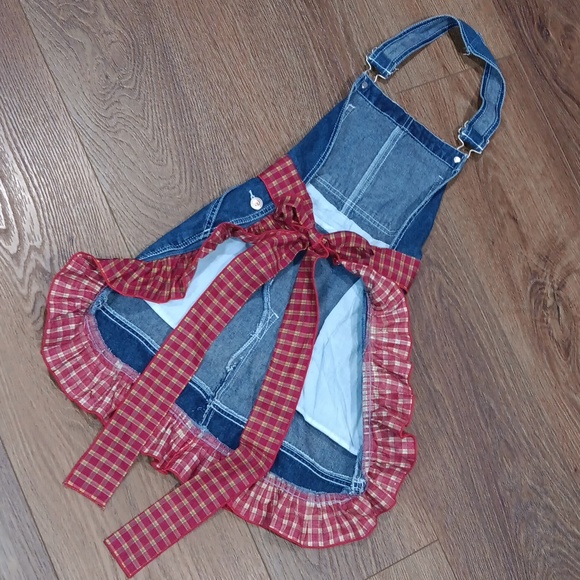 HARRY POTTER HOGWARTS DENIM RUFFLE APRON.  #5681 - Picture 5 of 8